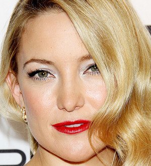 Pregnant Kate Hudson goes kayaking