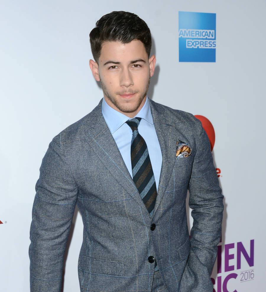 Nick Jonas confirms father is in remission after cancer battle