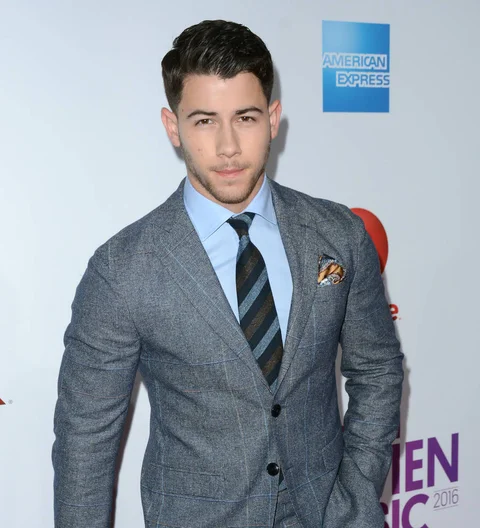 Nick Jonas confirms father is in remission after cancer battle
