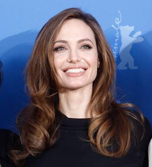 Angelina Jolie to play Sleeping Beauty villain