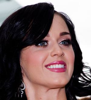 Perry Anal About Dental Hygiene, Follows Spears' Example