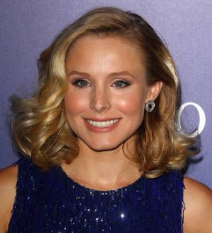 Kristen Bell makes surprise appearance at Frozen sing-along screening