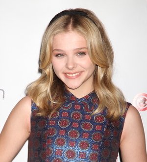 Chloe Grace Moretz creating Carrie prom dress