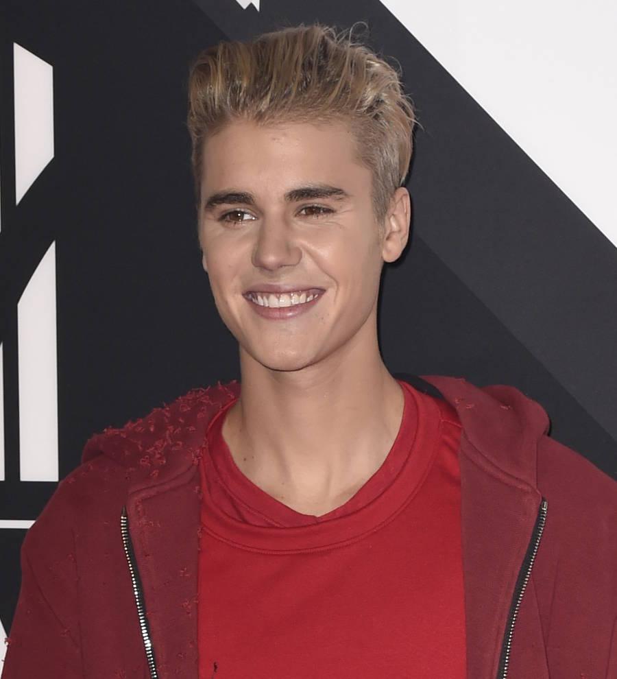 Justin Bieber dons high heels for TV show