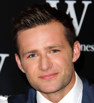 Harry Judd visits cancer unit