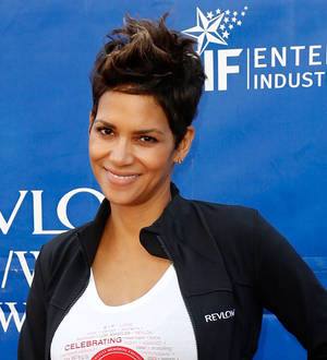 Halle Berry celebrates paparazzi law