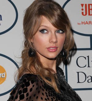 Taylor Swift chops off long locks to celebrate end of tour