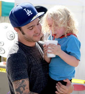 Pete Wentz: 'Ashley Simpson is an awesome mum'