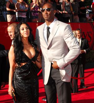 Kobe Bryant's wife files for divorce
