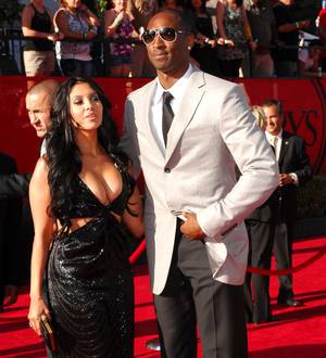 Kobe Bryant's wife files for divorce
