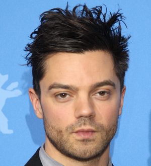 Dominic Cooper confronts littering group