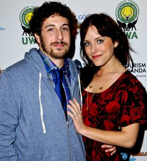 Jason Biggs treated to hooker for birthday