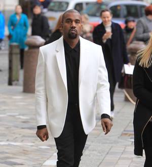 Kanye West chants with diners at fast food joint