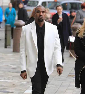 Kanye West chants with diners at fast food joint