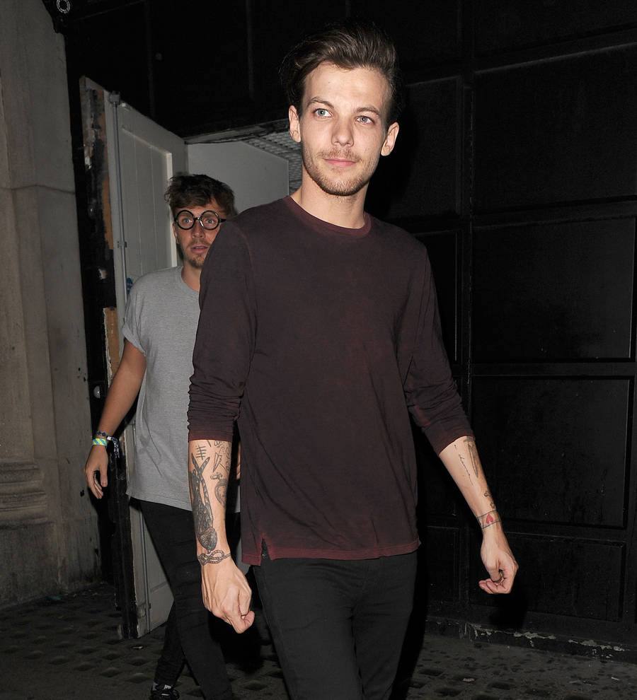 Louis Tomlinson's ex vows to enjoy motherhood amid fan attacks