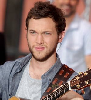 Phillip Phillips engaged