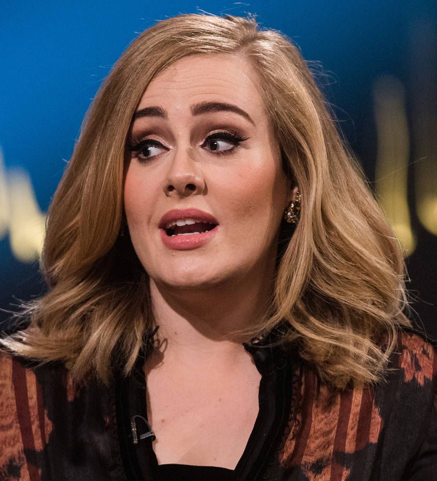 Adele keeps Coldplay off the top of album chart