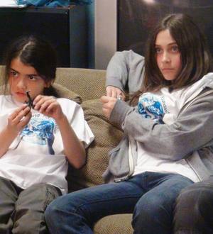 Michael Jackson kids go unnoticed at homeless help centre