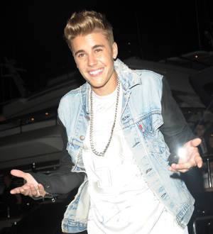 Rita Ora backs troubled Justin Bieber