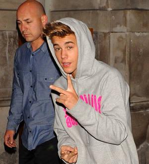 Furious Justin Bieber threatens to attack snapper