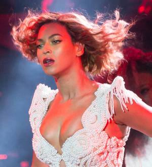 Beyonce inspires schoolchildren to keep to the left