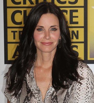Courteney Cox to direct Cougar Town