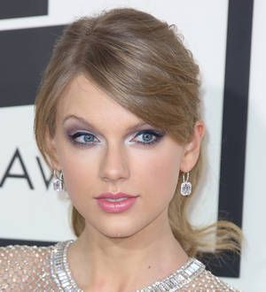 Fan invades stage at Taylor Swift gig