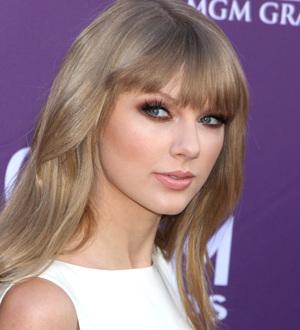Taylor Swift donates million to country hall of fame