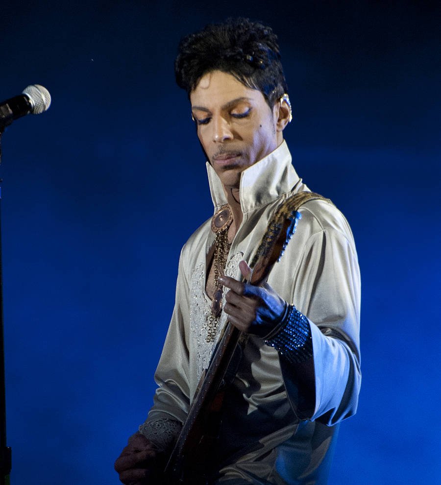 Prince's cloud guitar breaks records at auction