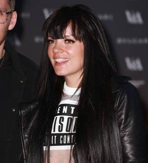 Lily Allen sends fans on treasure hunt for gig tickets