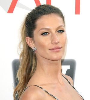 Gisele Bundchen goes nude for Vogue