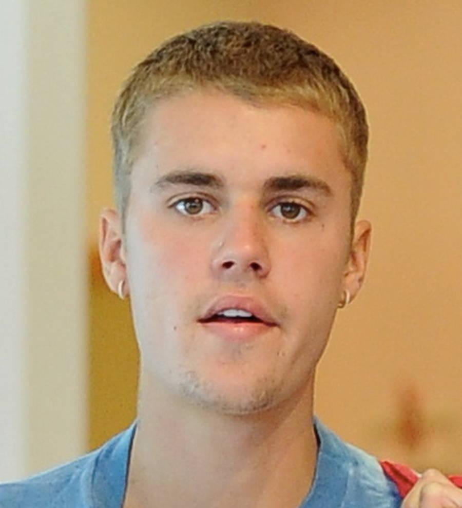 Justin Bieber takes time out for soccer with Barcelona hotshots
