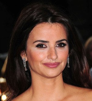 Penelope Cruz shows off comedic side in new Nintendo ad