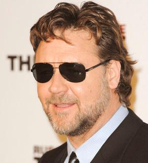 Crowe signs on for Les Miserables film