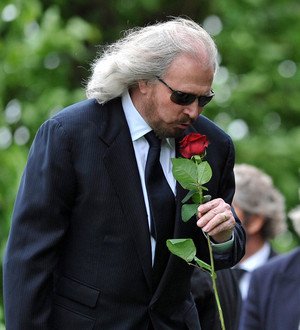 Barry Gibb's emotional speech at brother Robin's funeral
