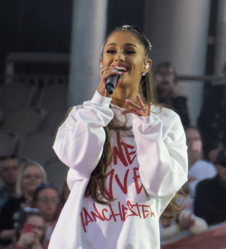 Ariana Grande wows fans with her Japanese language skills