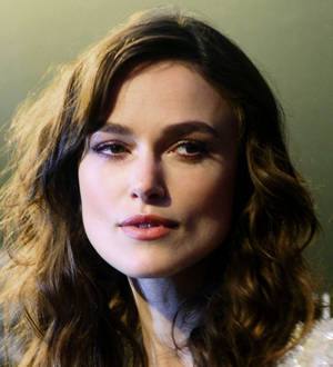Keira Knightley avoids expensive living to keep friends