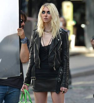 Taylor Momsen writes new song about school shootings