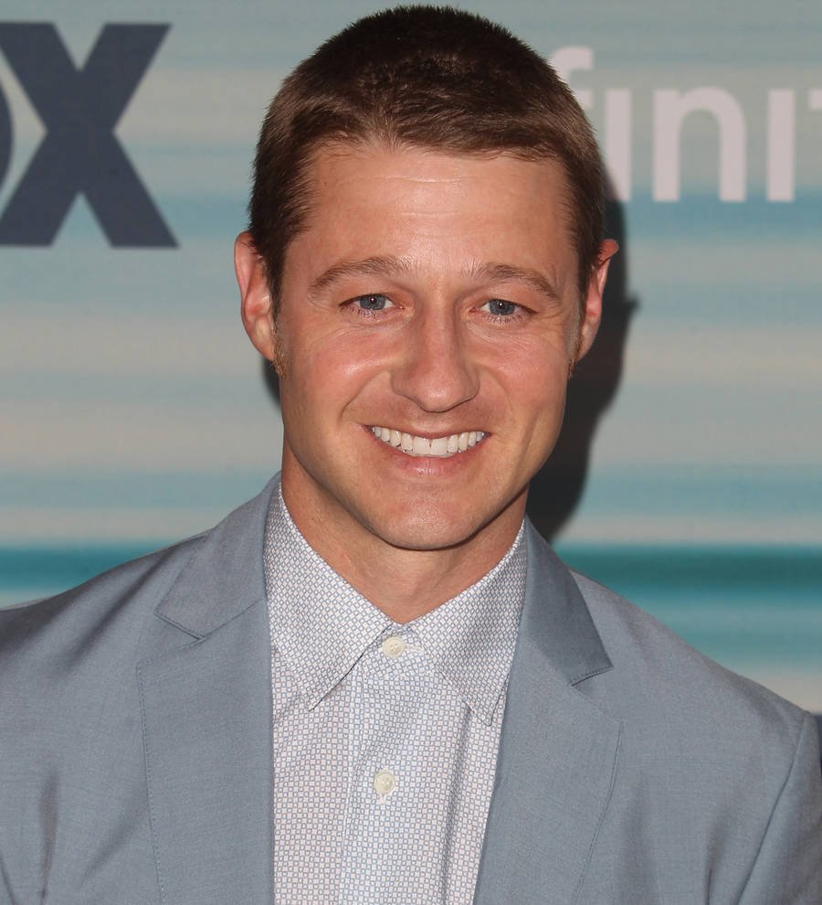 Ben McKenzie sends out sister's 'welcome to the family' tweet