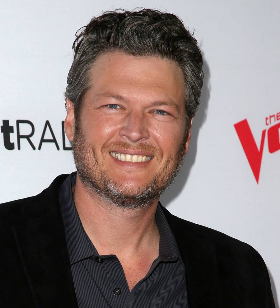 Blake Shelton comes to the rescue of stranded motorist