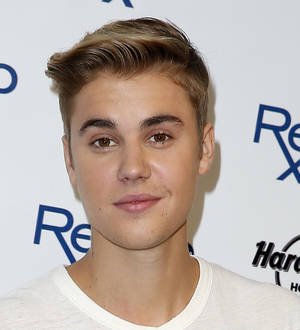 Justin Bieber returns to top of U.K. singles chart