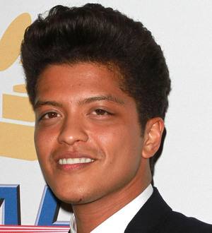 Bruno Mars auctioning items for tornado victims