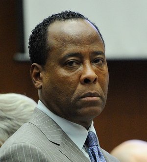Michael Jackson's doctor seeking jail release