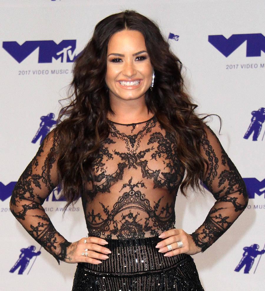 Demi Lovato transforms into Selena Quintanilla for Halloween