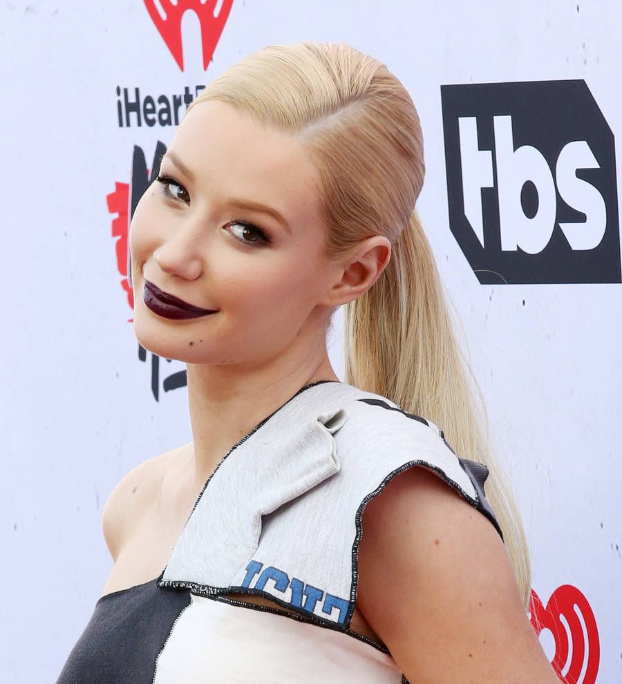 Iggy Azalea: 'There isn't any controversy in my home'