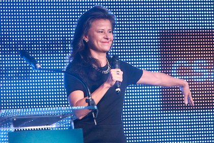 SUNDAY MUSIC VID: Tracey Ullman