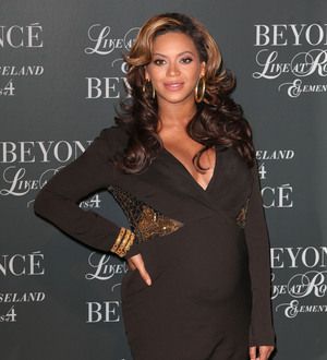 Beyonce's mum furious about fake pregnancy reports
