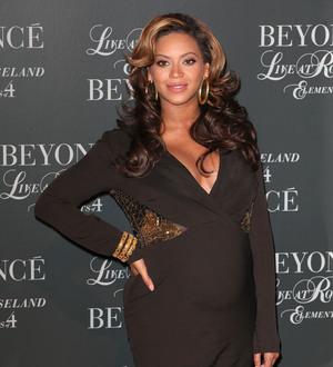 Beyonce's mum furious about fake pregnancy reports