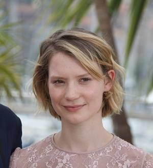 Mia Wasikowska's body worries as ballerina
