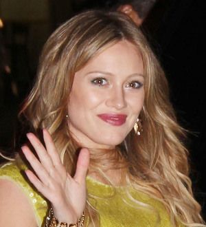Hilary Duff has singing lessons